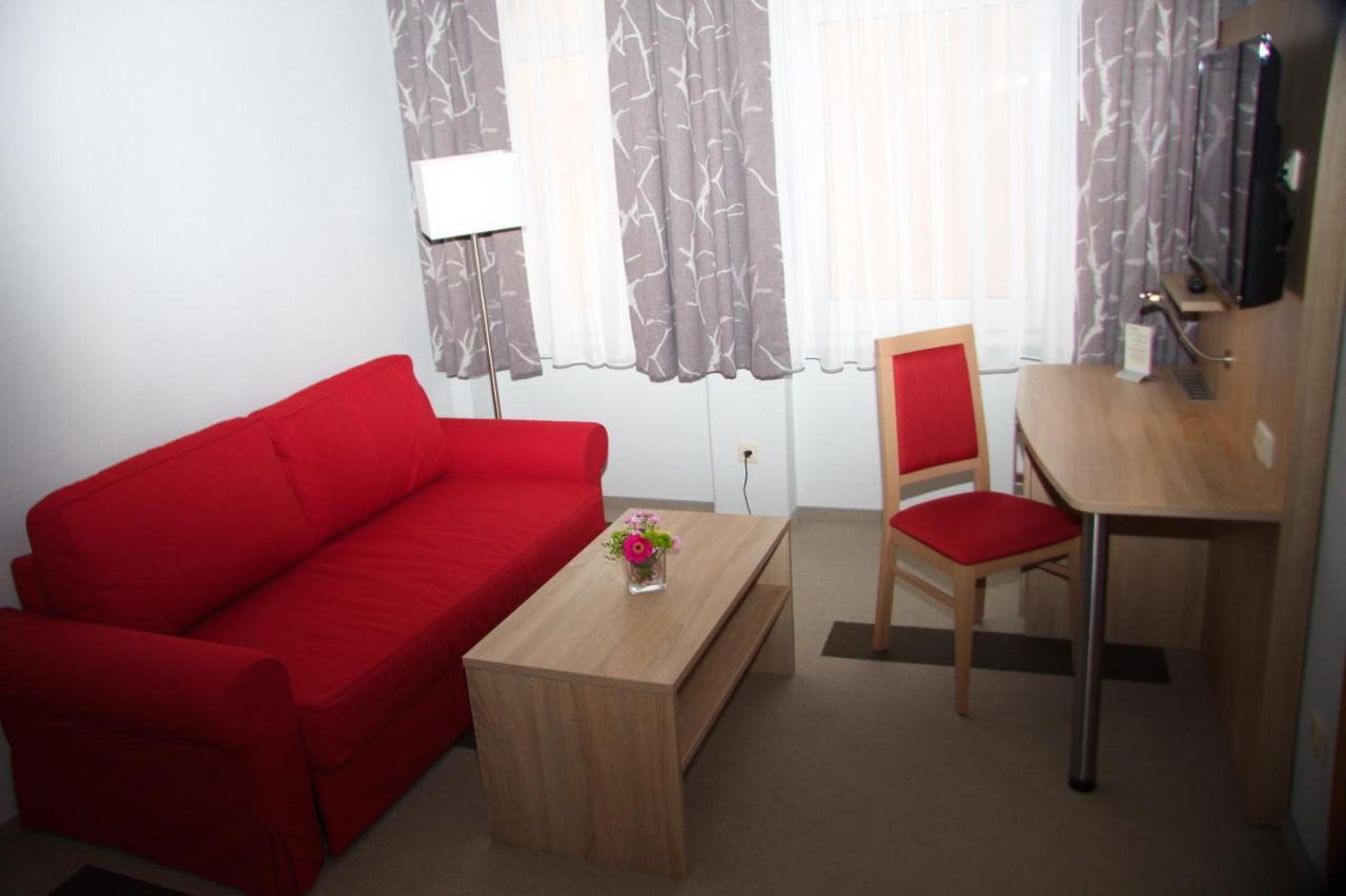 Stichwehs Hotel Am Bahnhof Elze Екстериор снимка